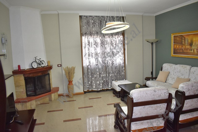 Four bedroom apartment for rent in Riza Cerova street.
It is located on the 3rd floor of the buildi